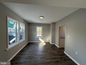 Building Photo - 317 W Broad St