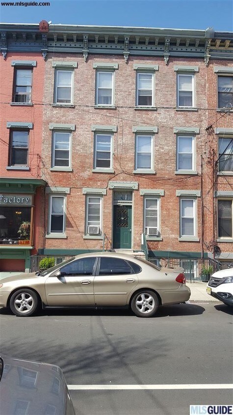 Primary Photo - 364 8th St