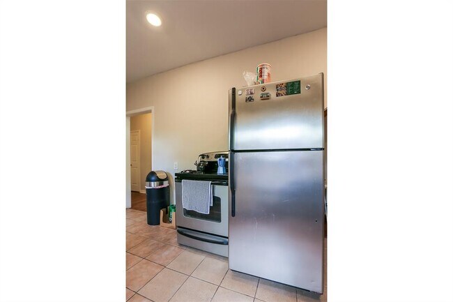 Foto del edificio - 308 E 32nd St