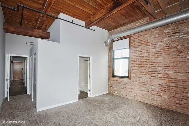 Building Photo - 1569 S State St