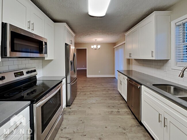 Building Photo - 5493 Orchard Ct