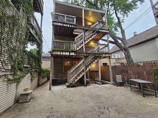Building Photo - 2646 N Orchard St