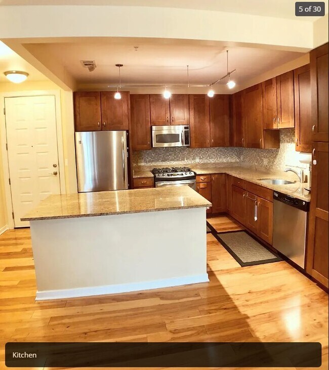 2200 N Westmoreland St Unit 414, Arlington, VA 22213 Condo for Rent