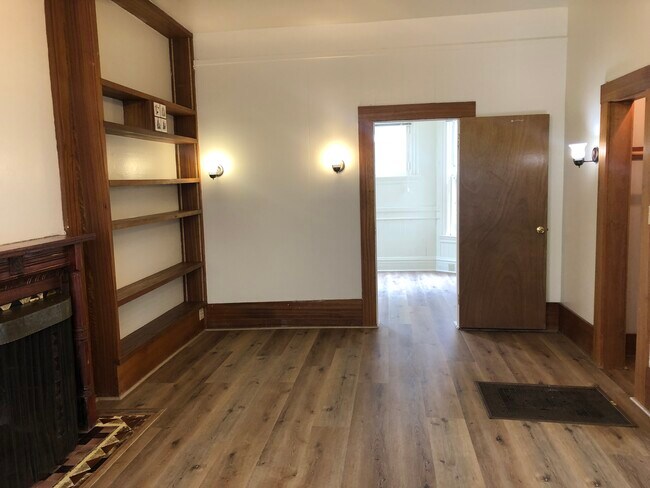 Foto del edificio - 2127 Haste St