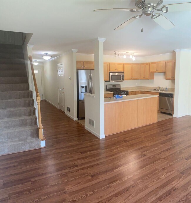 Building Photo - 3 br, 2.5 bath House - 106 MILLSTONE DR