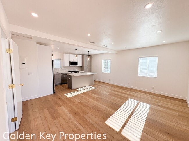 Foto del edificio - Welcome to your dream home in South Oceanside!