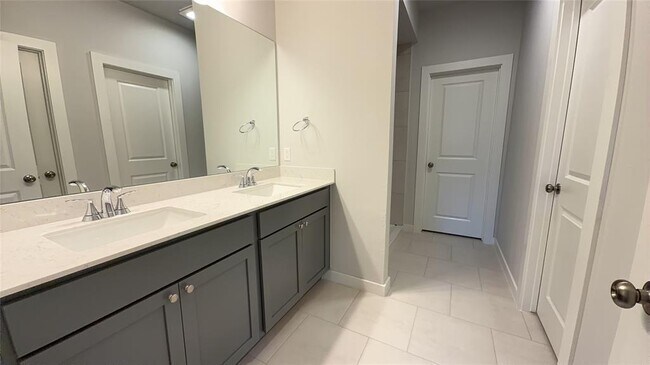 Building Photo - 16931 Lantana Lp