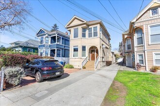 Building Photo - 1821 Encinal Ave