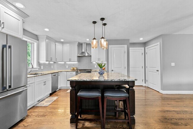 Foto del edificio - 21 Pasture Brook Rd