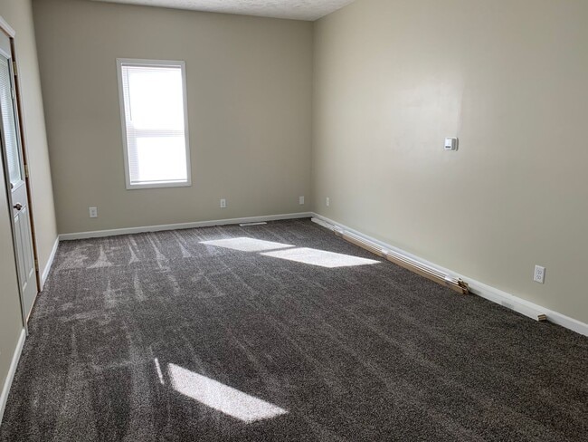 Building Photo - 1 bed 1 bath house