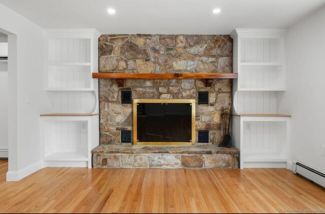 Building Photo - 7 Conrad St