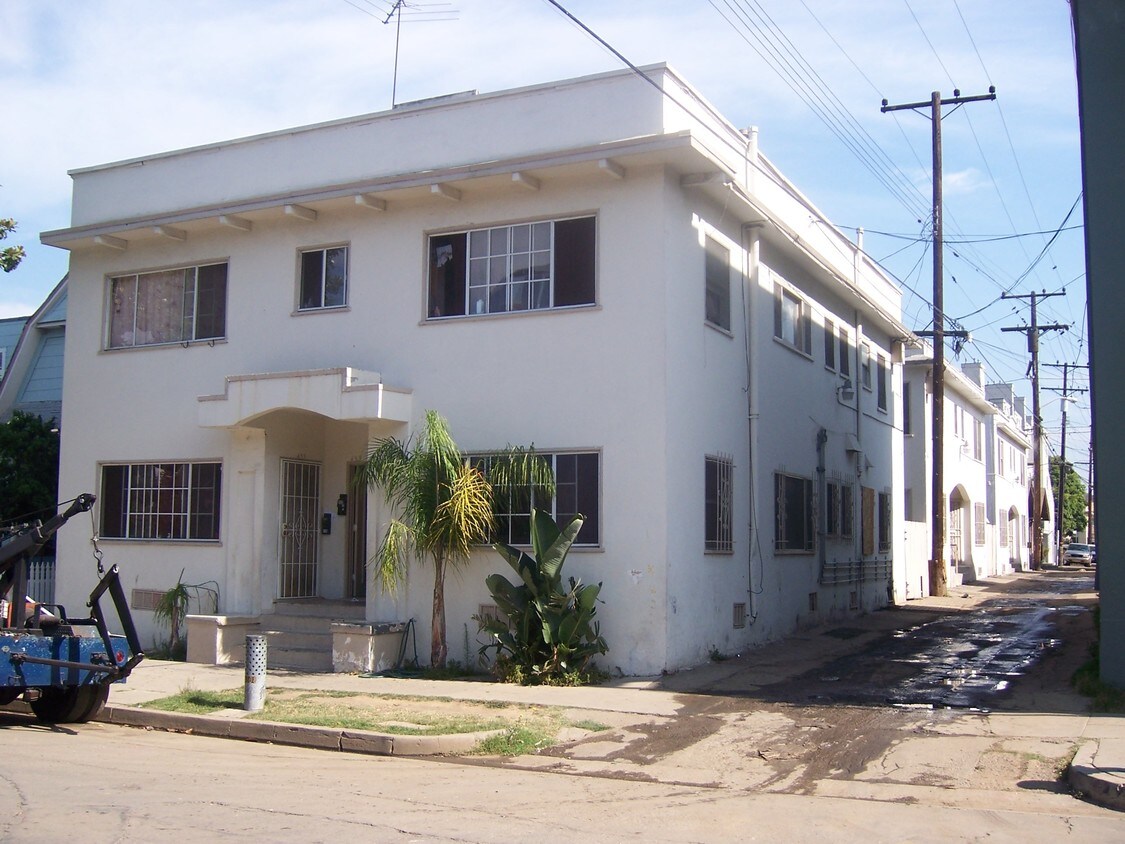 Foto del edificio - 431-435 W 4th St