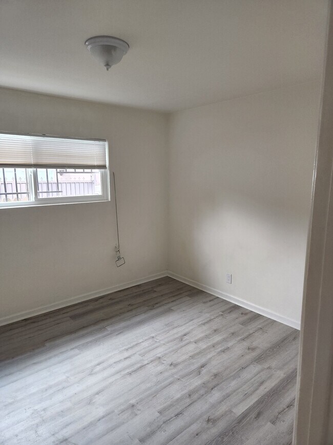 Foto del edificio - 1426 W Summit St
