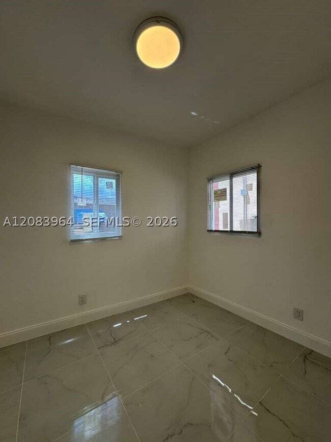 Foto del edificio - 731 SW 3rd St