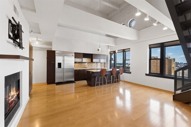 Building Photo - 915 Olive St