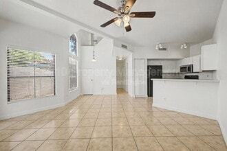 Building Photo - 280 S Elizabeth Way