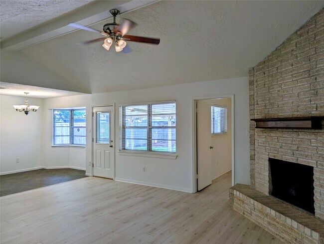 Foto del edificio - 12214 Meadow Berry Dr
