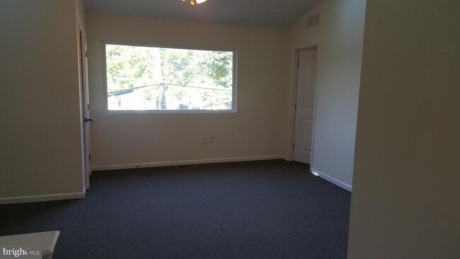 Building Photo - 1129 W Market St