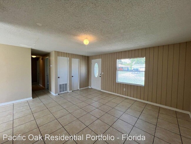Building Photo - 3 br, 1 bath House - 10966 Whitly Ct