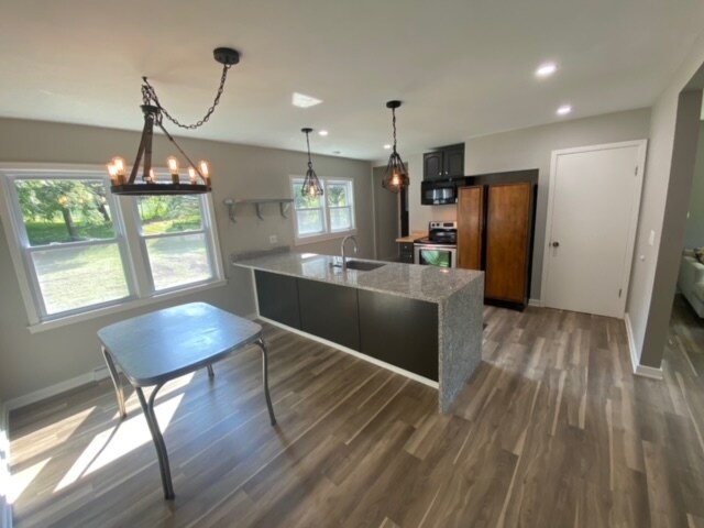 Building Photo - 3945 Schuster Dr
