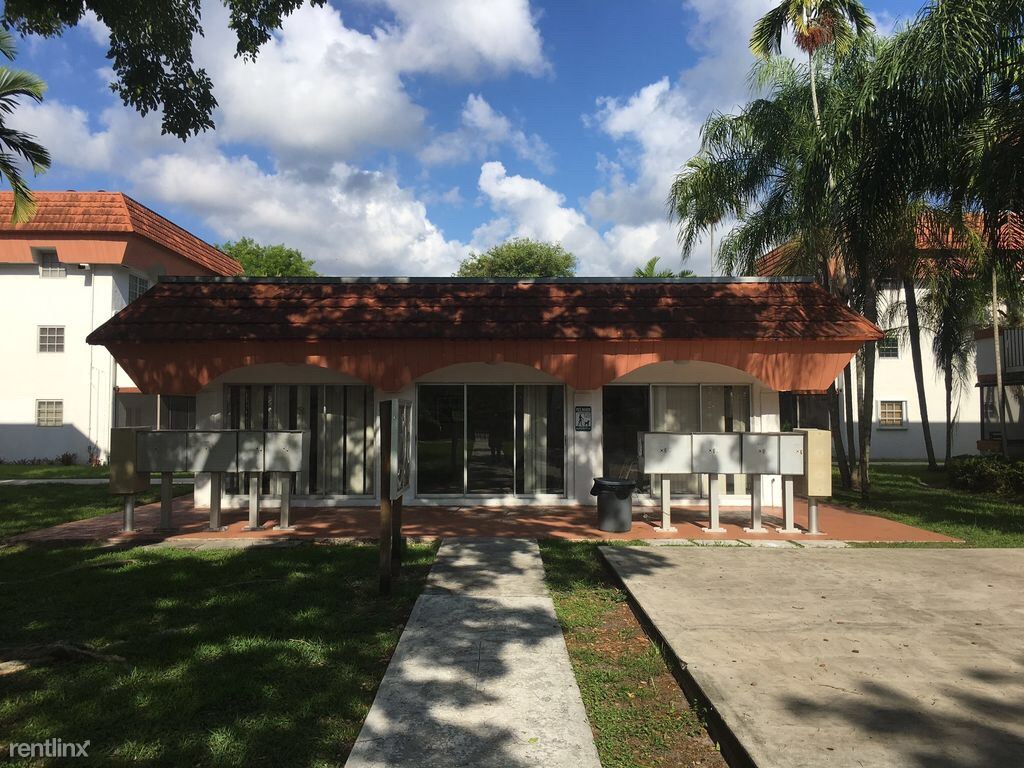 Primary Photo - 10901 SW 88th St