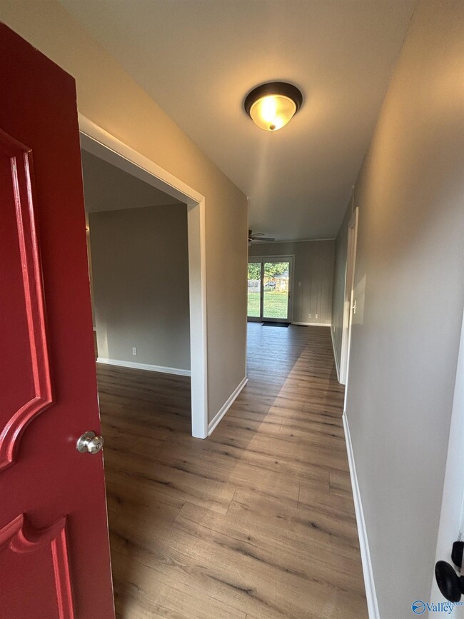 Building Photo - 510 Clift Dr