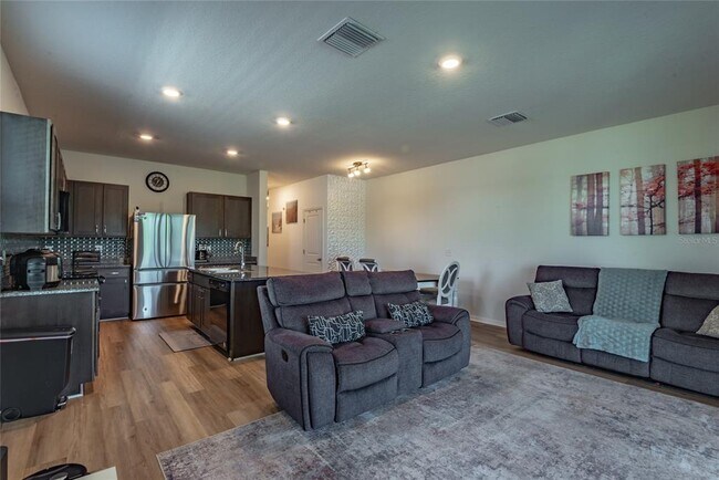 Foto del edificio - 3005 Suncoast Blend Dr