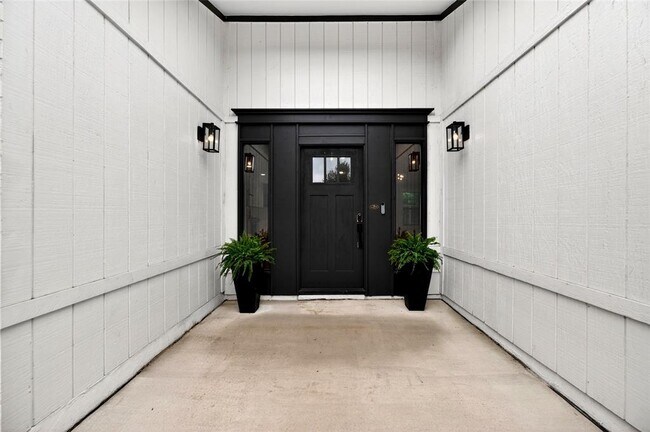 Foto del edificio - 6703 Danwood Dr