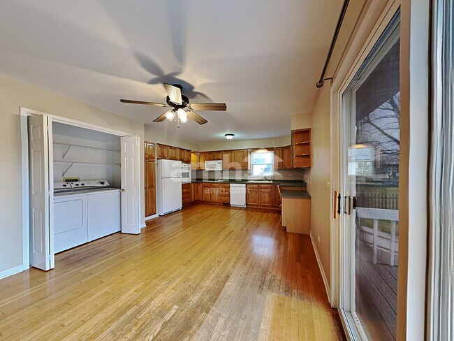 Foto del edificio - 3415 Turnberry Dr