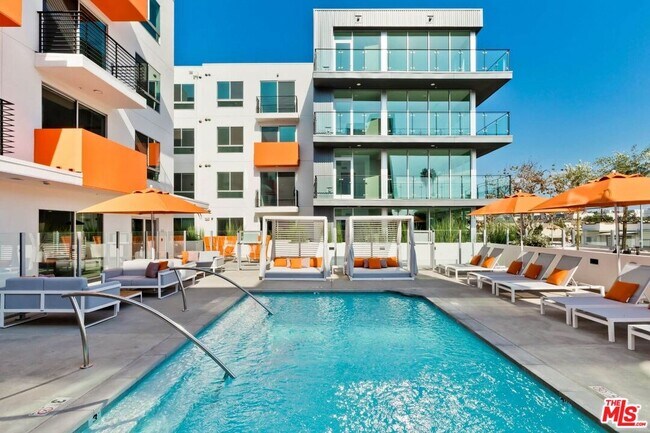 Building Photo - 525 Wilton Pl