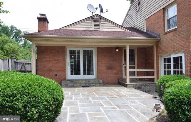 Foto del edificio - 7208 Marbury Rd