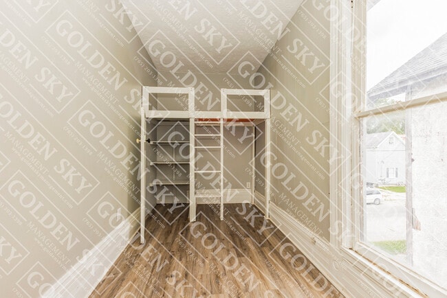 Building Photo - 817 W Main St