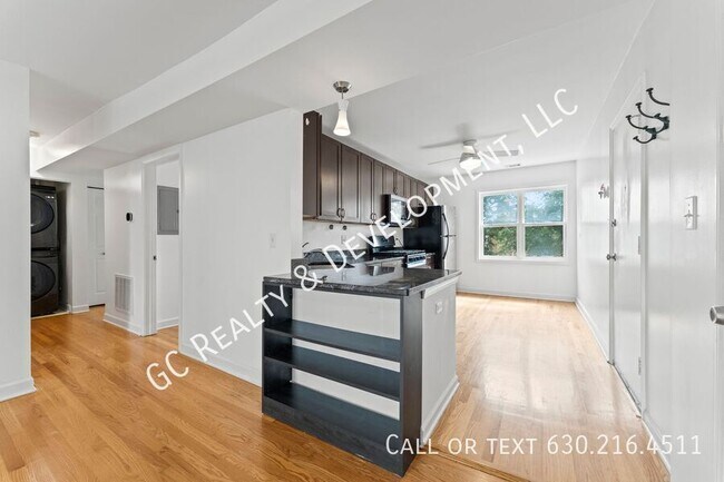 Foto del edificio - 6429 N Damen Ave