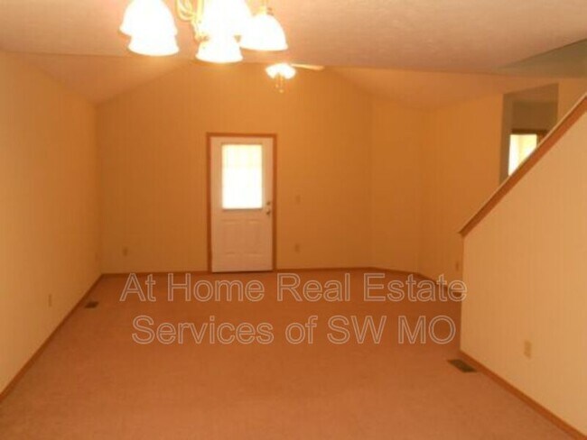 Foto del edificio - 1238 N Westwood Ave