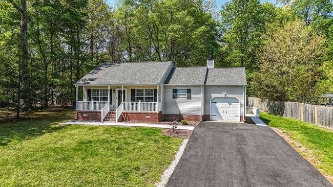 Building Photo - Attractively Remodeled and Refreshed 3 Bed...