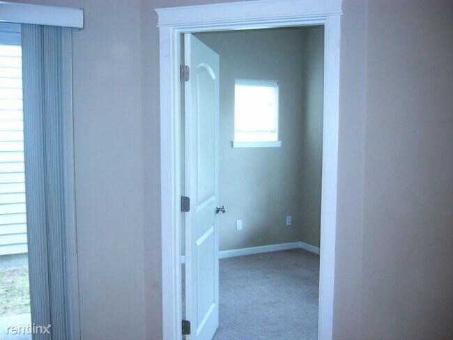 Building Photo - 5132 Balustrade Blvd SE
