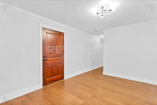 Foto del edificio - Newly Renovated 3 Bed / 2.5 Bath with Doub...