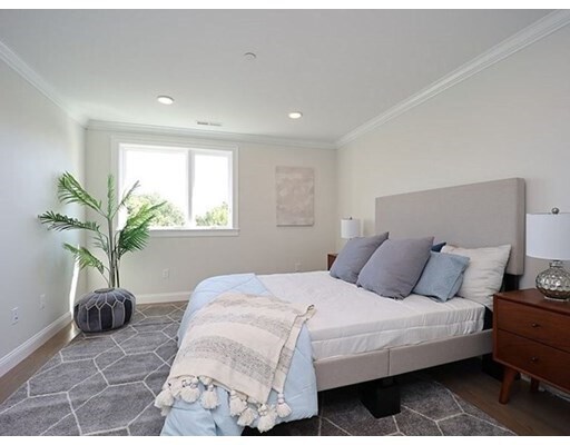 Building Photo - 1400 Centre St