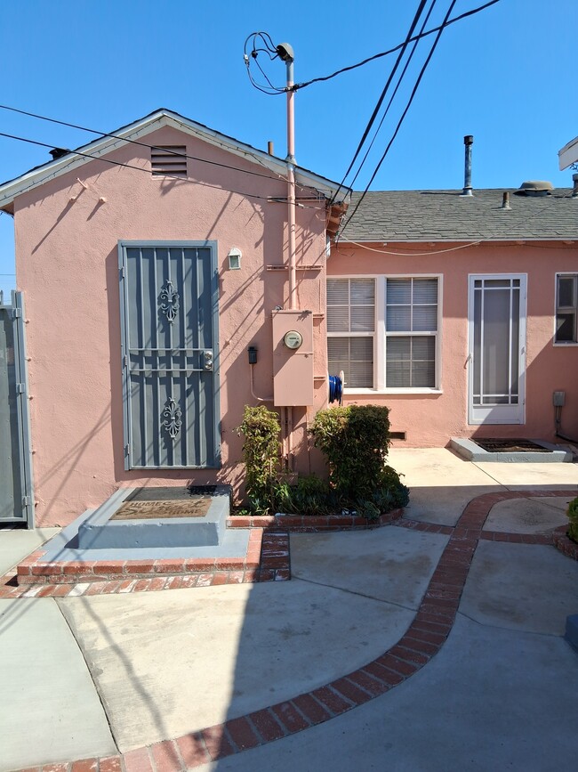 Building Photo - 2724 W Caldwell St