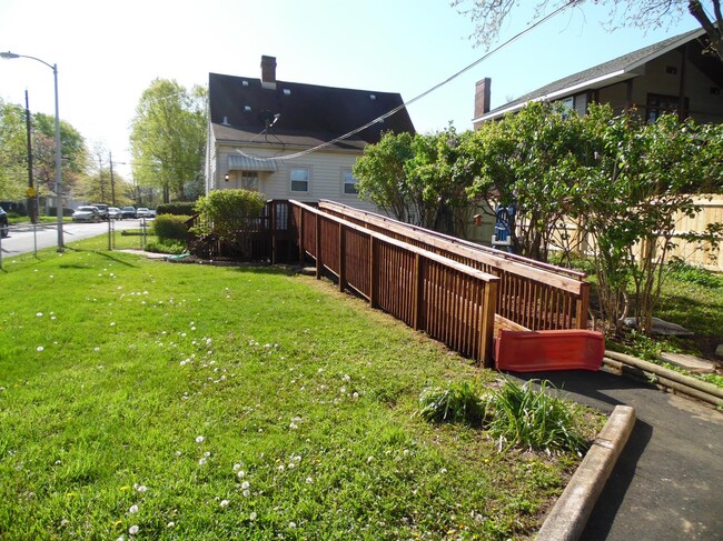 Building Photo - 107 Southport Dr