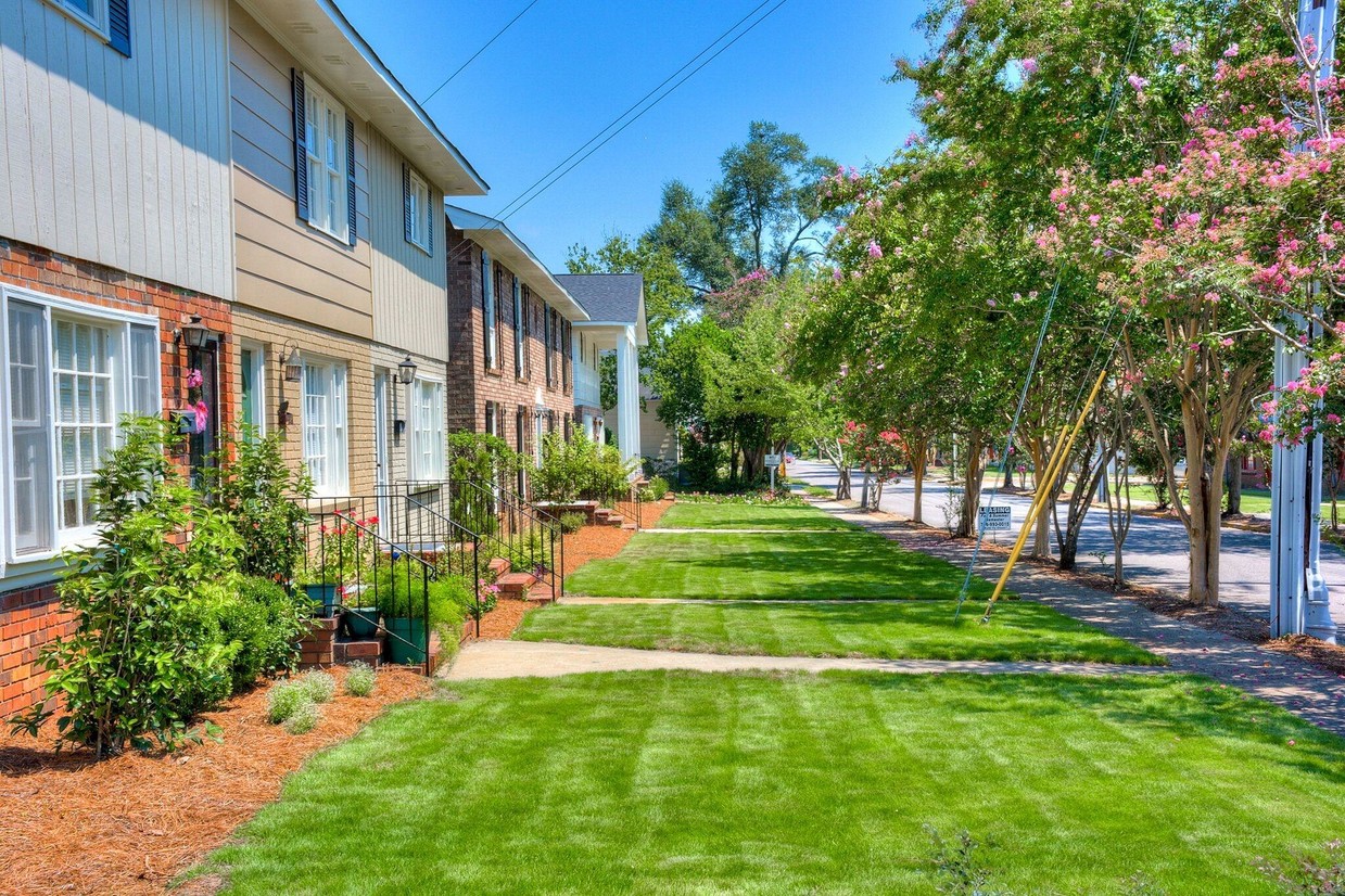 Primary Photo - Summerville Campus Apartments-Student Housing