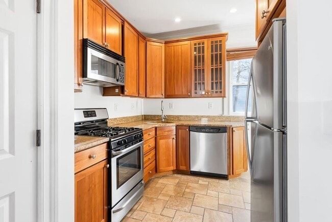 Building Photo - 21 Cawfield St