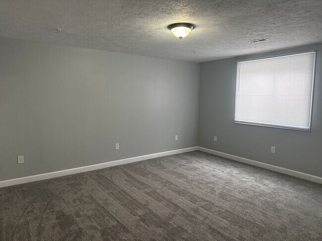 Building Photo - 620 Garvey Ln