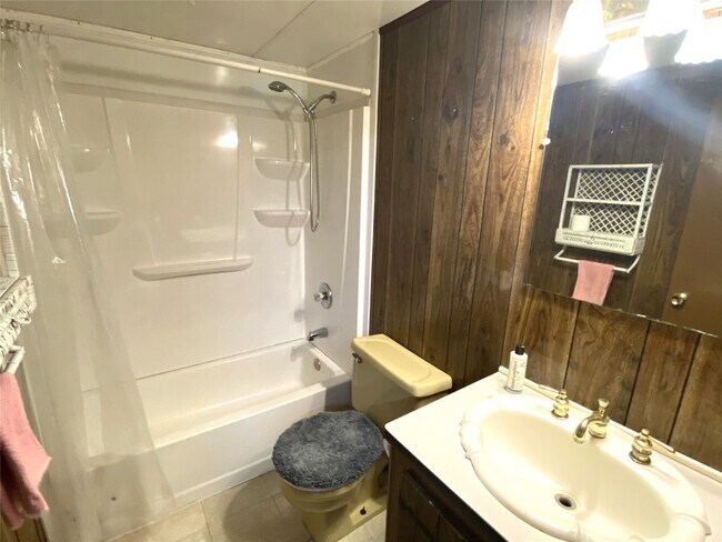 Foto del edificio - 14662 Brooks Rd