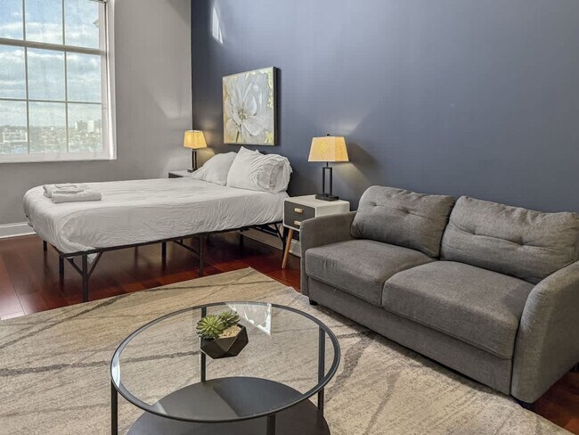 Building Photo - 1421 N 5th St