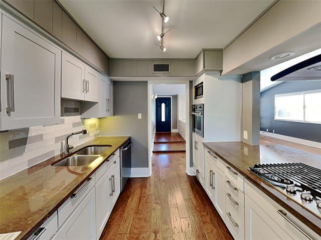 Building Photo - 12043 High Meadow Dr