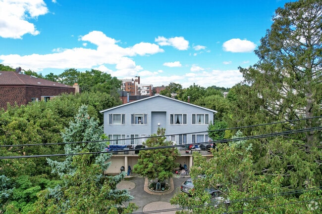 Alternate - 147-149 Meadow Ln