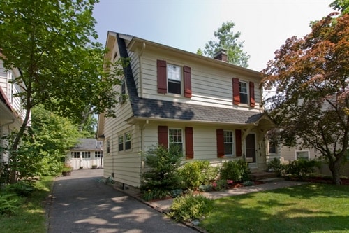 Primary Photo - 213 Hickory Ave