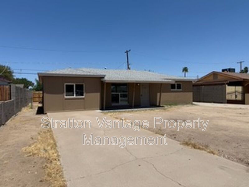 Primary Photo - 2812 W Montecito Ave
