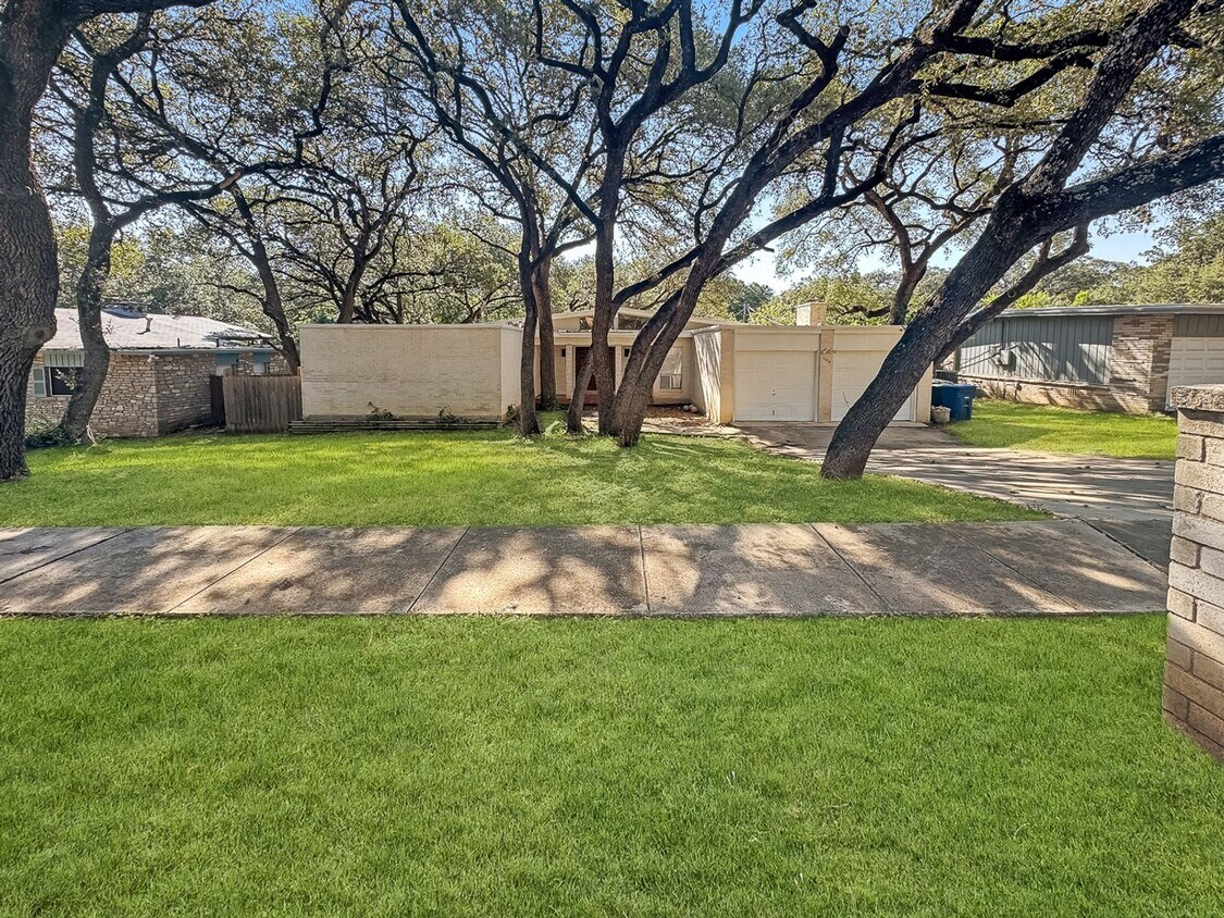 Primary Photo - Enchanted Forest home ready for move-in!